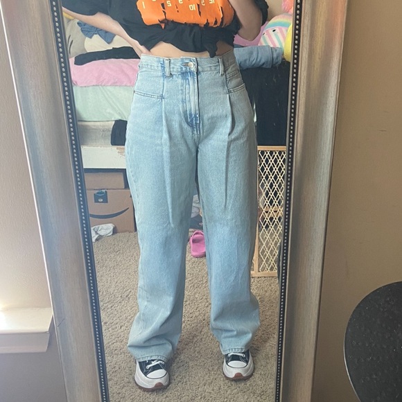 NWOT Light Wash High-Waisted Forever 21 Jeans - Picture 14 of 14